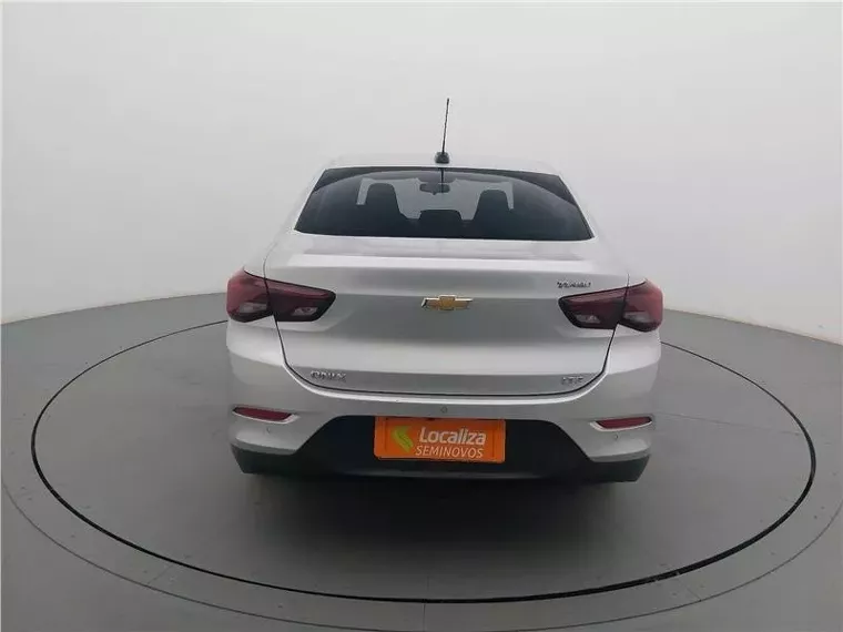 Chevrolet Onix Prata 2