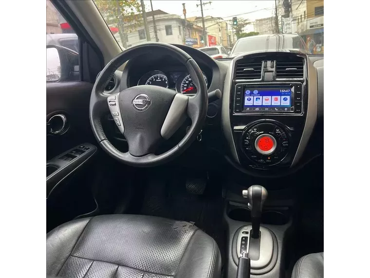 Nissan Versa Preto 5