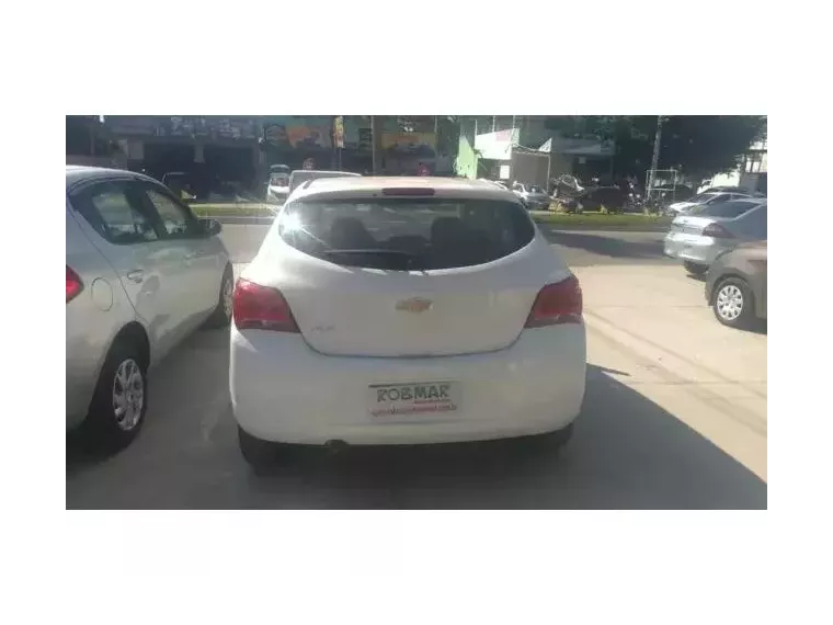 Chevrolet Onix Branco 2