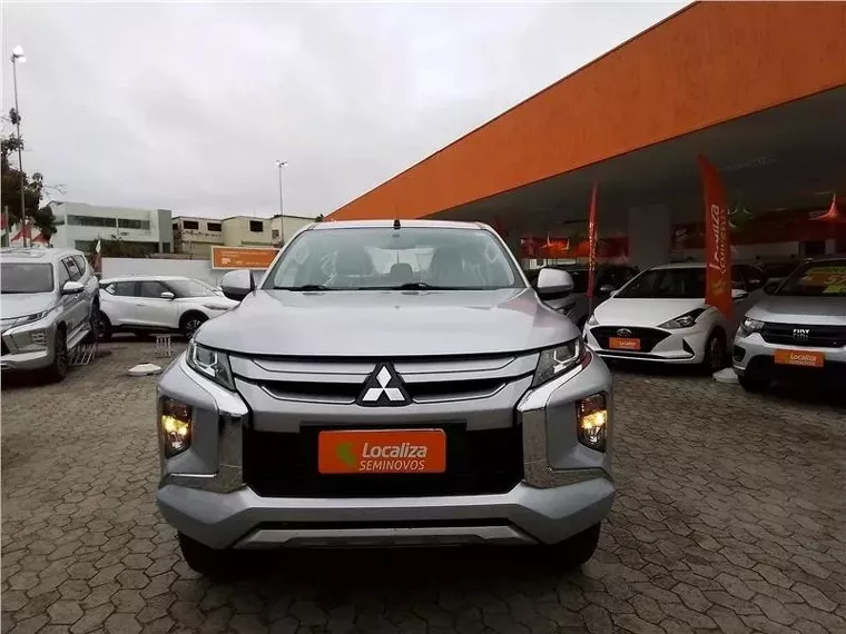 Mitsubishi L200 Triton Prata 12