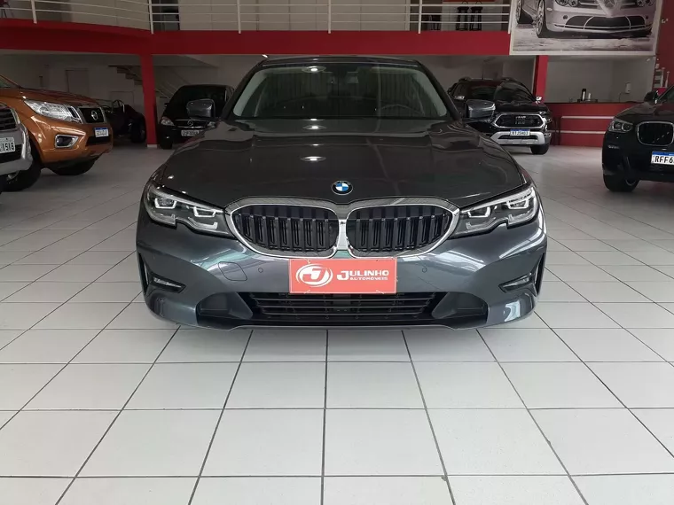 BMW 320i Cinza 4