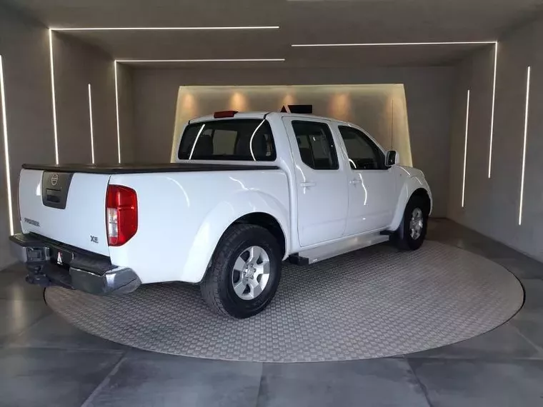 Nissan Frontier Branco 10