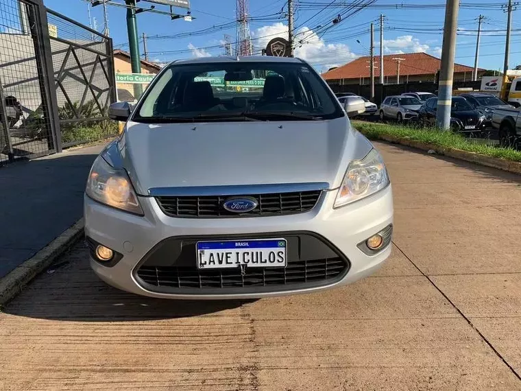 Ford Focus Prata 1