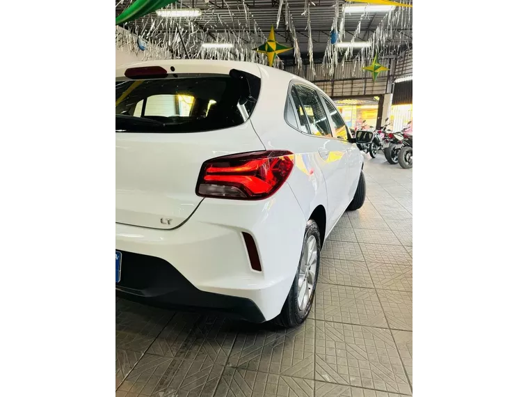 Chevrolet Onix Branco 15