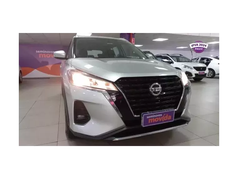 Nissan Kicks Prata 5