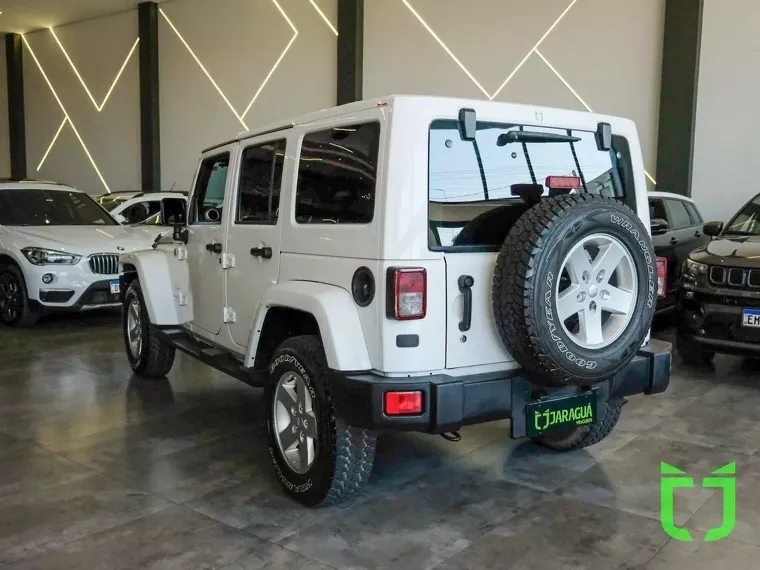 Jeep Wrangler Branco 13