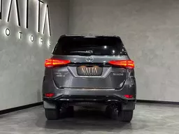 Toyota Hilux SW4
