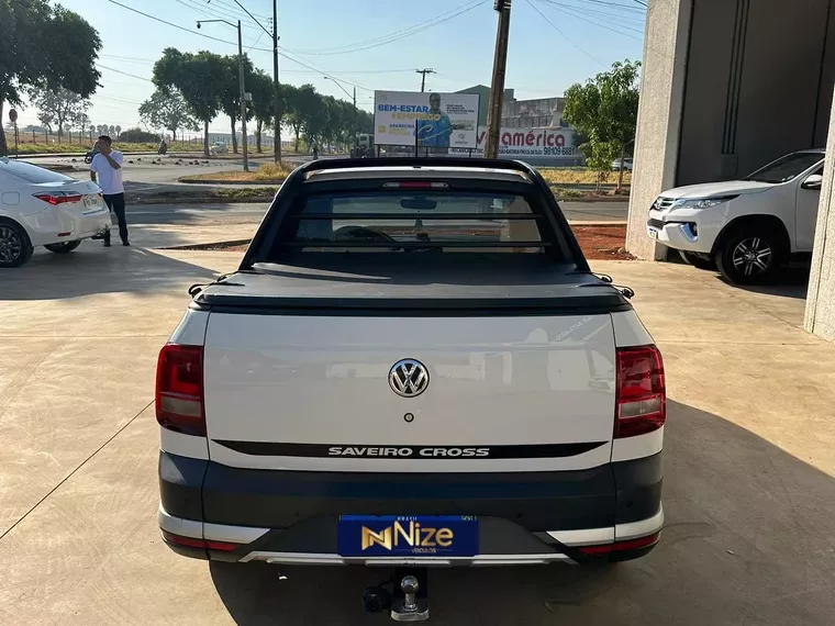 Volkswagen Saveiro Branco 8