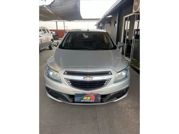 Chevrolet Onix Prata 2