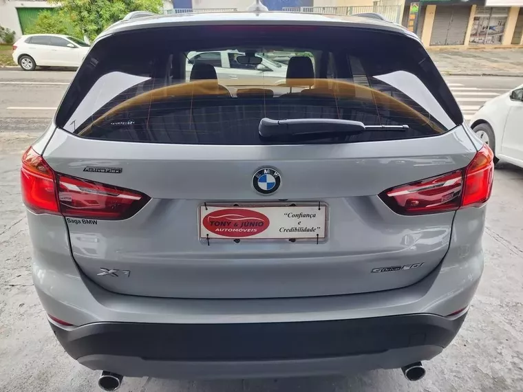 BMW X1 Prata 1