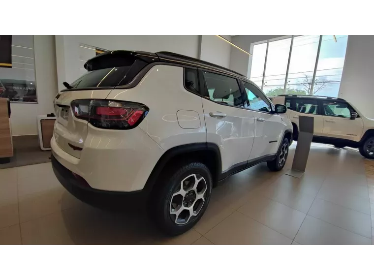 Jeep Compass Branco 10