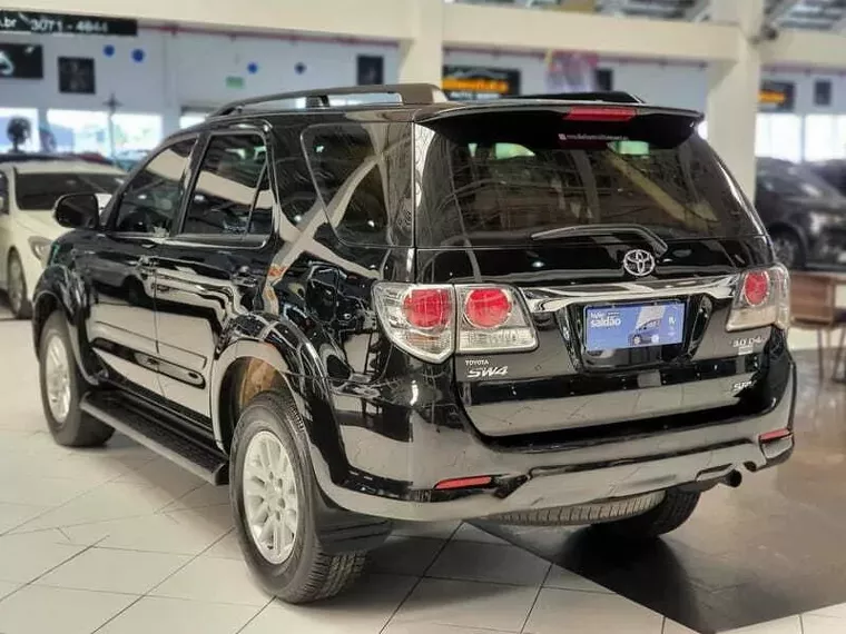 Toyota Hilux SW4 Preto 15