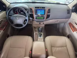 Toyota Hilux SW4