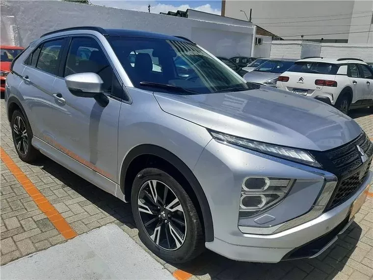 Mitsubishi Eclipse Cross Prata 2