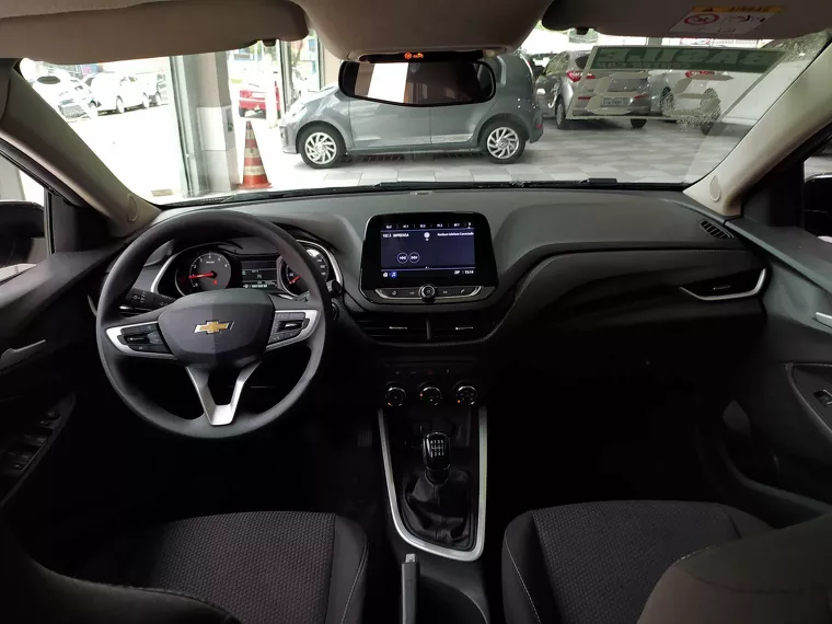 Chevrolet Onix Preto 7