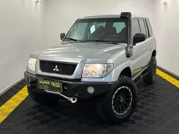 Mitsubishi Pajero TR4