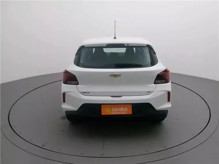 Chevrolet Onix Branco 7