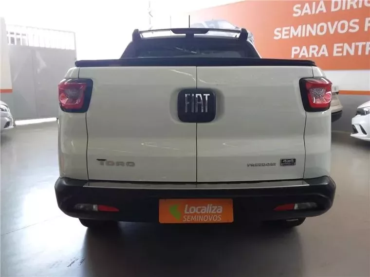 Fiat Toro Branco 6