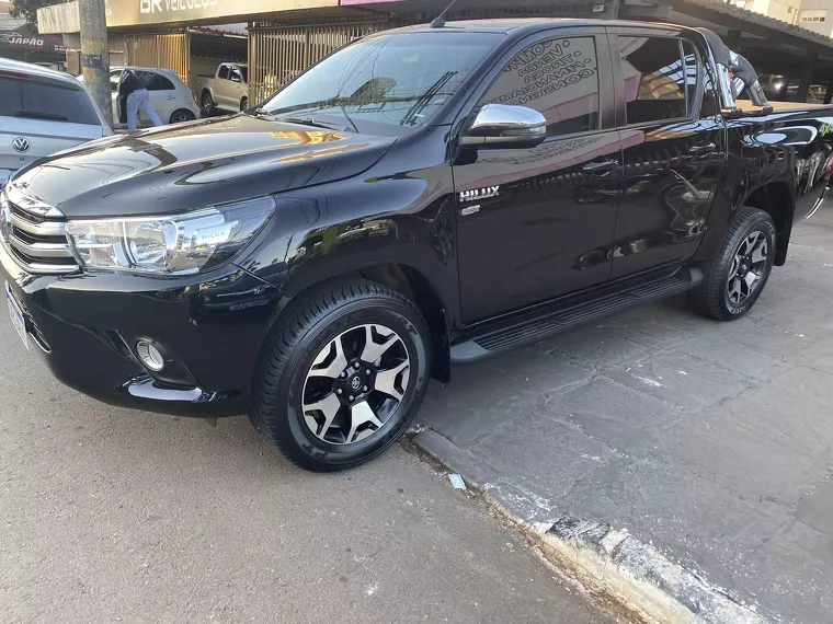 Toyota Hilux Preto 5