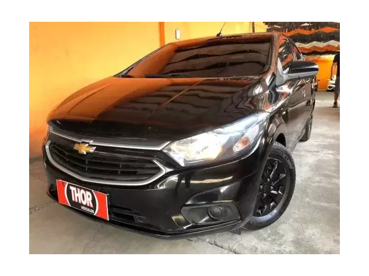 Chevrolet Onix Preto 4