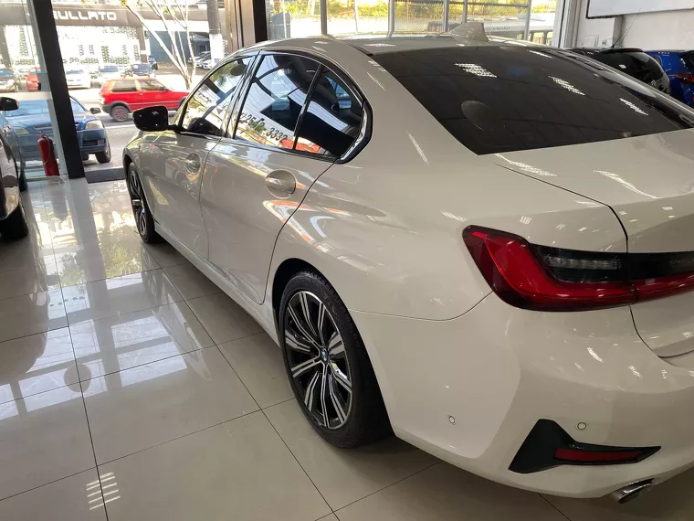 BMW 320i Branco 15