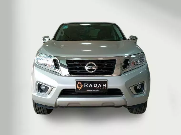 Nissan Frontier Prata 2