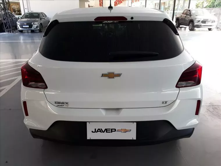 Chevrolet Onix Branco 6