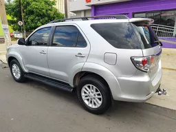 Toyota Hilux SW4