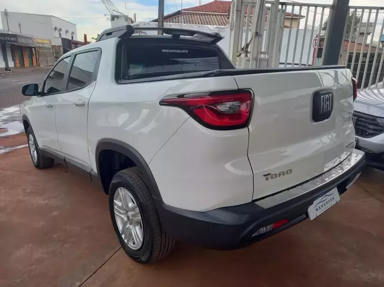 Fiat Toro Branco 10