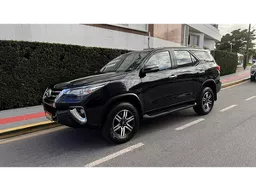 Toyota Hilux SW4