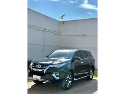 Toyota Hilux SW4