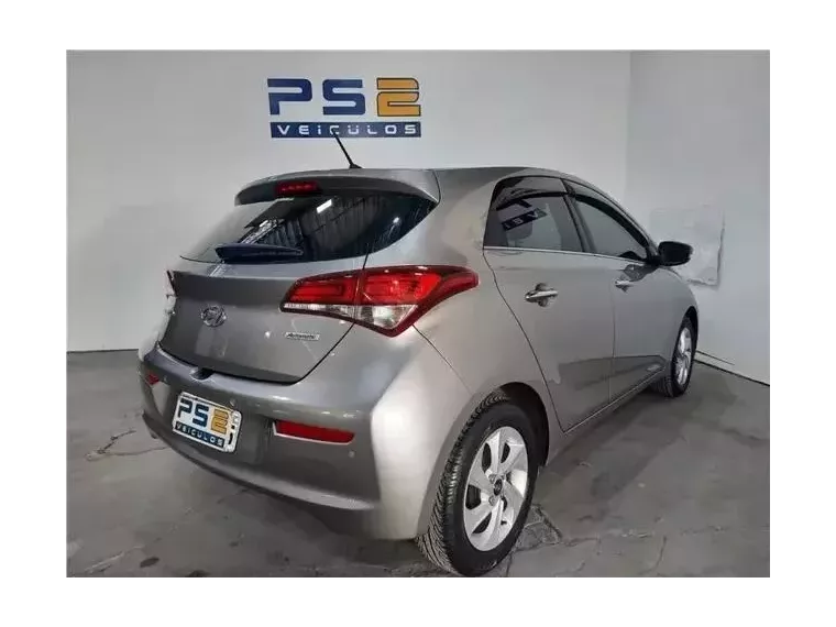 Hyundai HB20 Prata 2