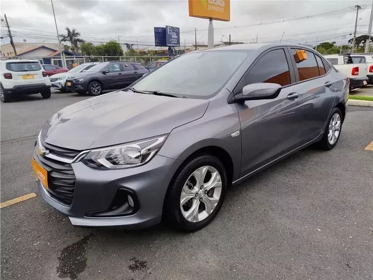 Chevrolet Onix Cinza 4