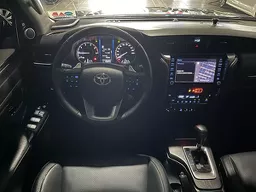 Toyota Hilux SW4