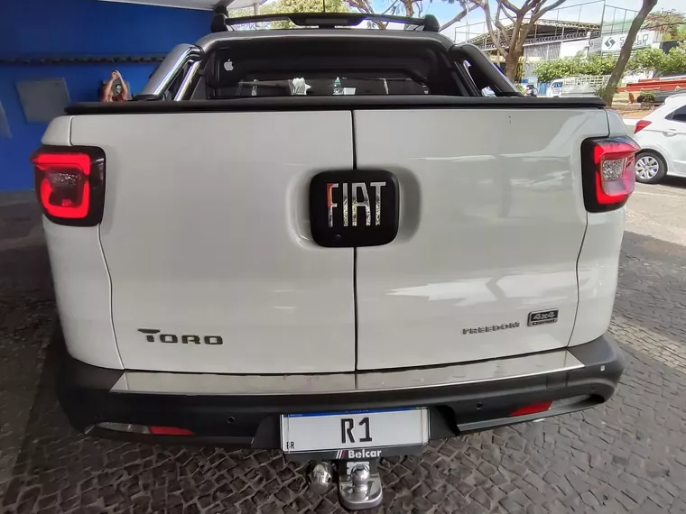 Fiat Toro Branco 4