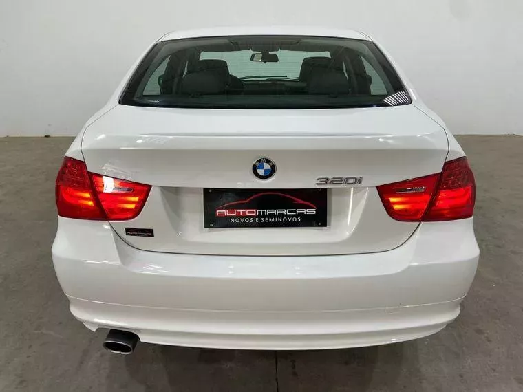 BMW 320i Branco 11