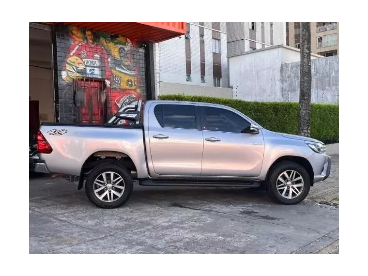 Toyota Hilux Prata 9