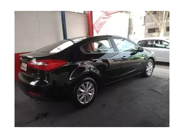 KIA Cerato Preto 8