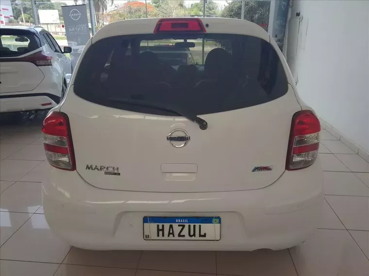 Nissan March Branco 3