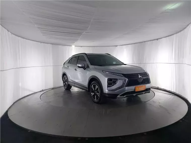 Mitsubishi Eclipse Cross Prata 3