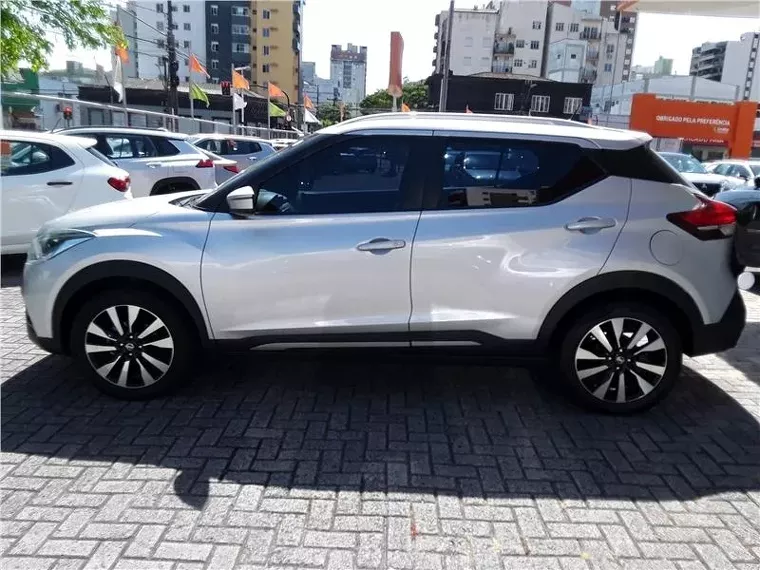 Nissan Kicks Prata 1