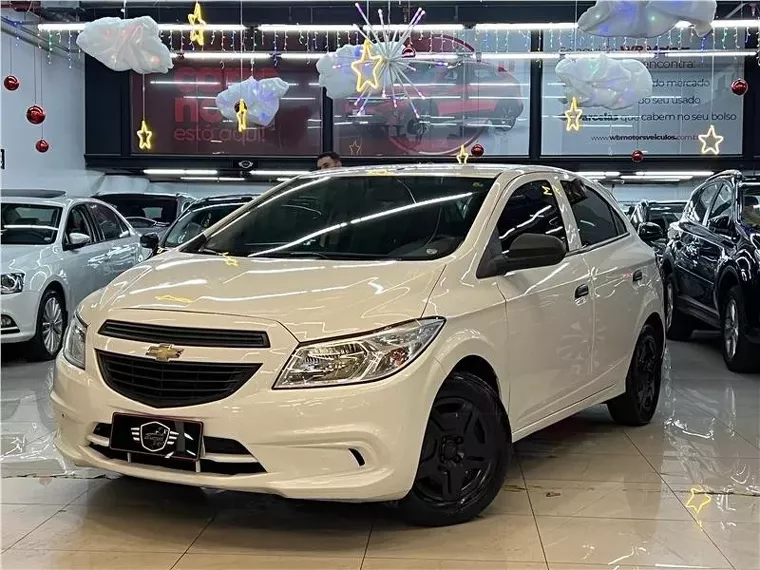 Chevrolet Onix Branco 4