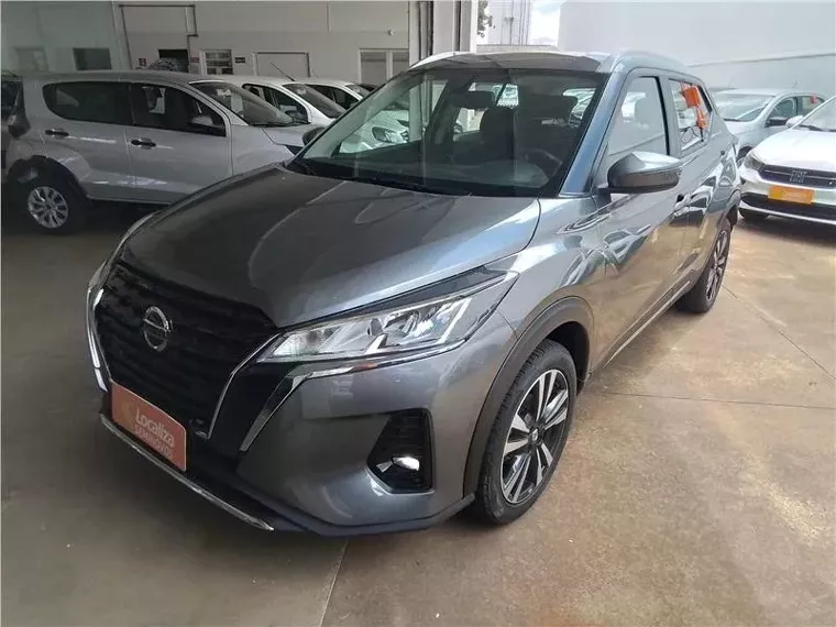 Nissan Kicks Cinza 5