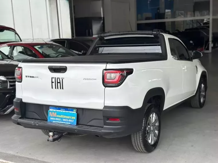 Fiat Strada Branco 4