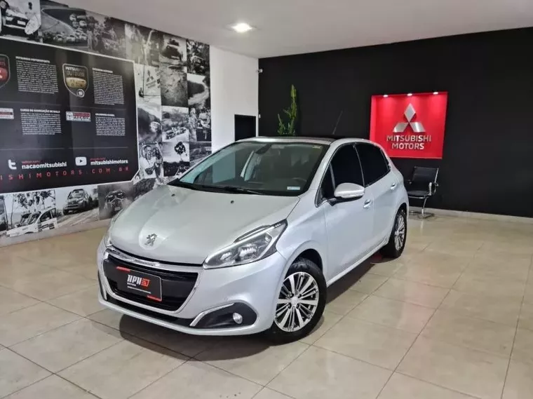 Peugeot 208 Prata 7