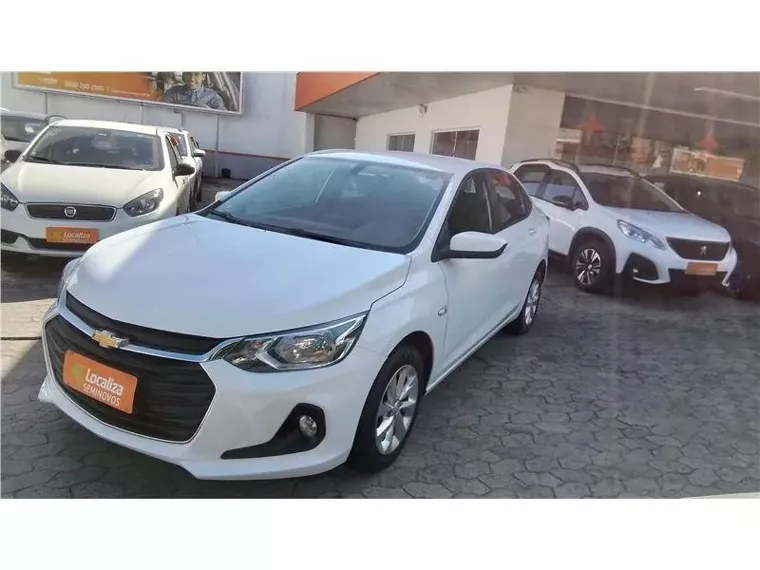 Chevrolet Onix Branco 1