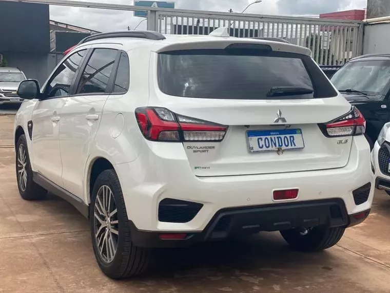 Mitsubishi Outlander Branco 3