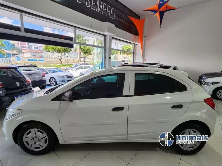 Chevrolet Onix Branco 2