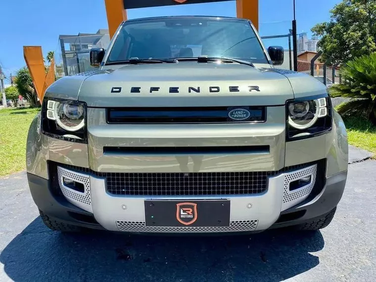 Land Rover Defender Verde 16