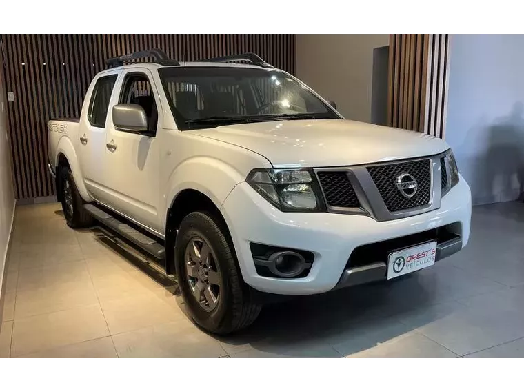 Nissan Frontier Branco 9